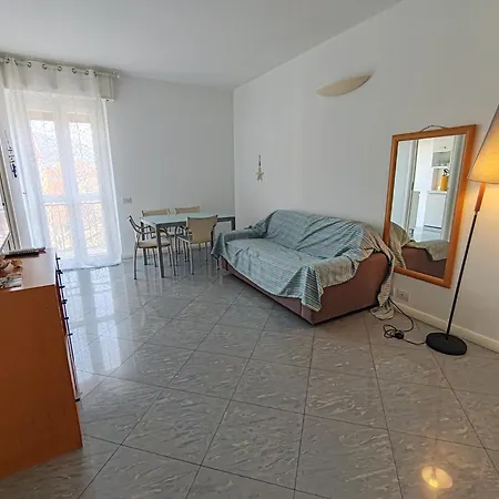 Due Passi Dal Mare *