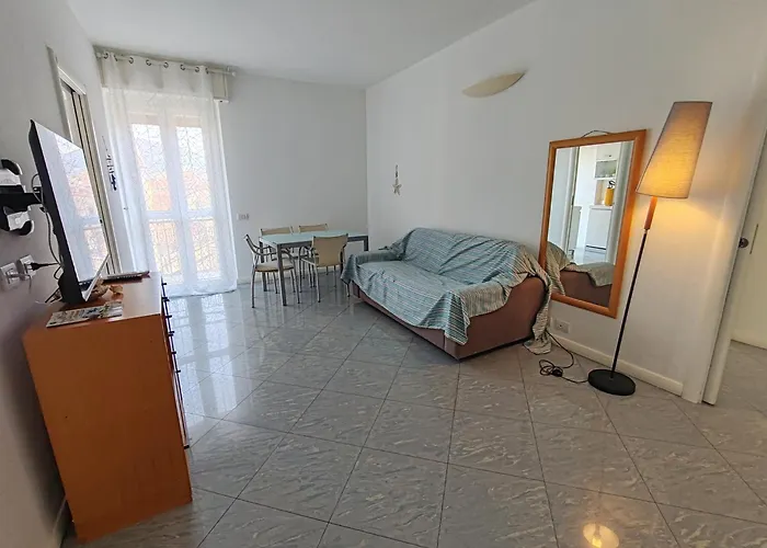 Due Passi Dal Mare *